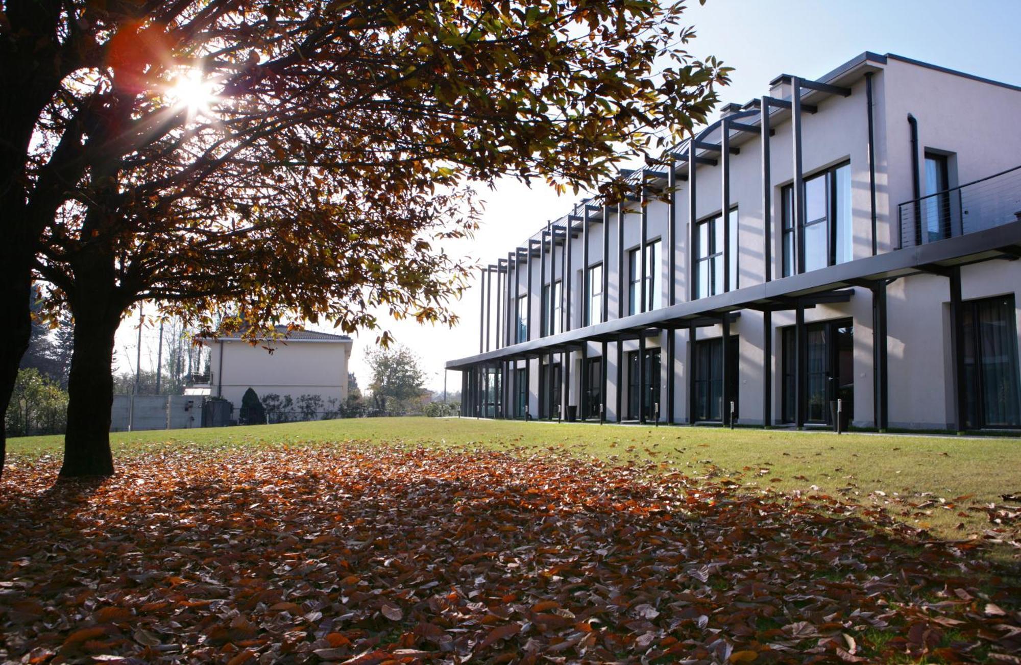 Mxp Rooms Guest House Cardano Al Campo Exteriör bild