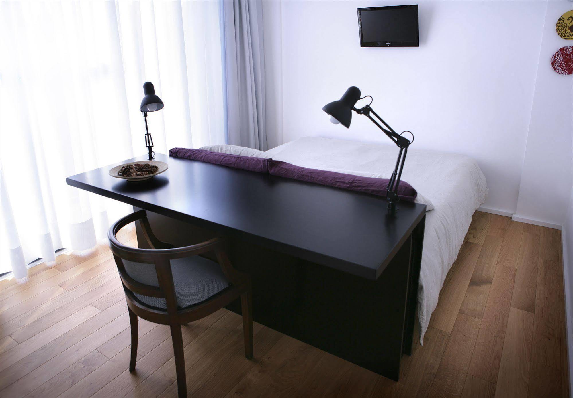Mxp Rooms Guest House Cardano Al Campo Exteriör bild