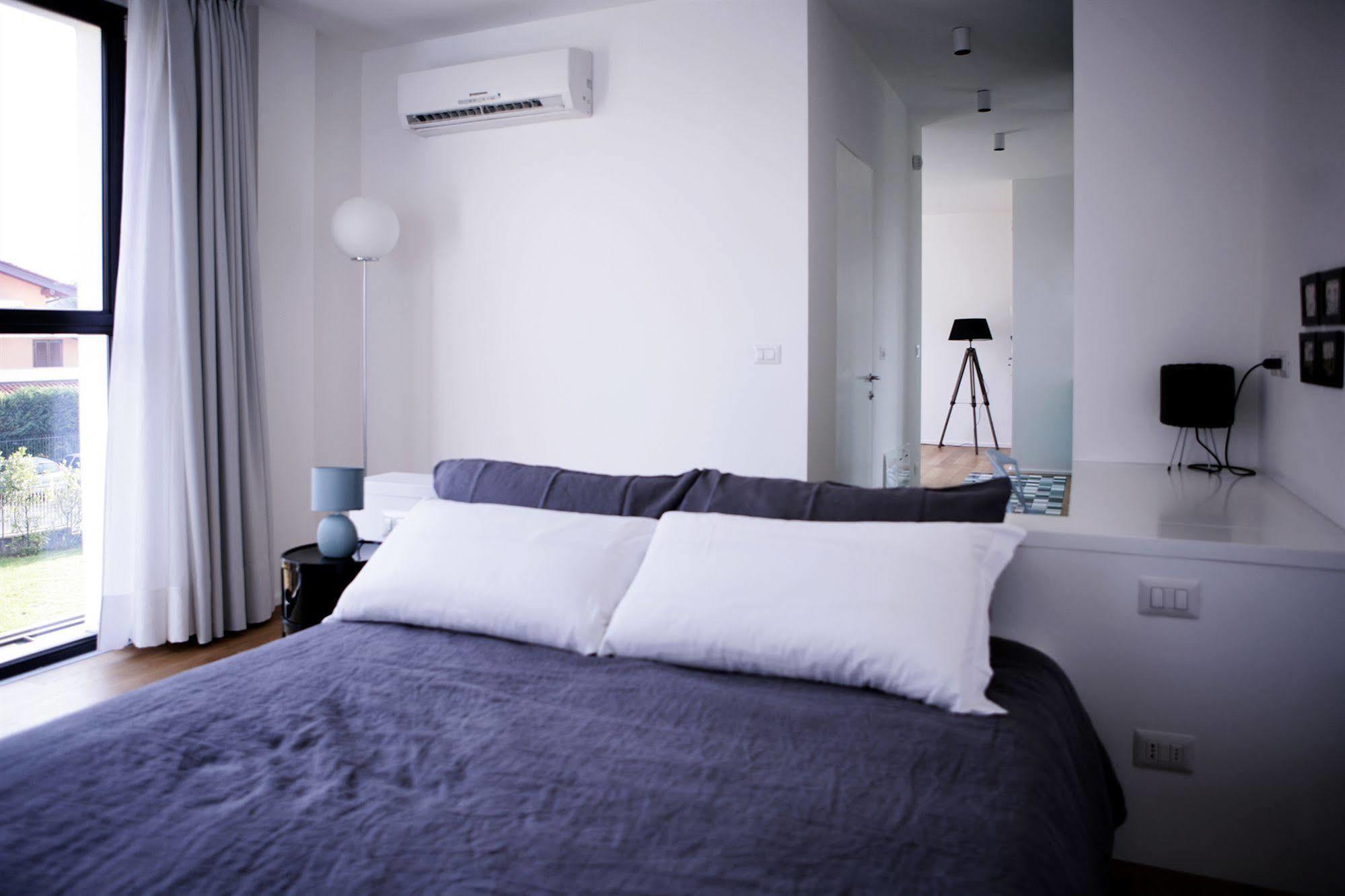 Mxp Rooms Guest House Cardano Al Campo Exteriör bild